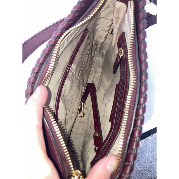 MICHAEL KORS, SMALL WINE SMOOTH LEATHER CROSSBODY BAG - Picture 8 of 15